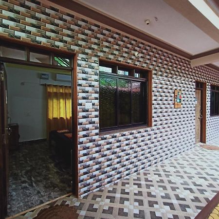 Amigo Inn Anjuna Bagian luar foto