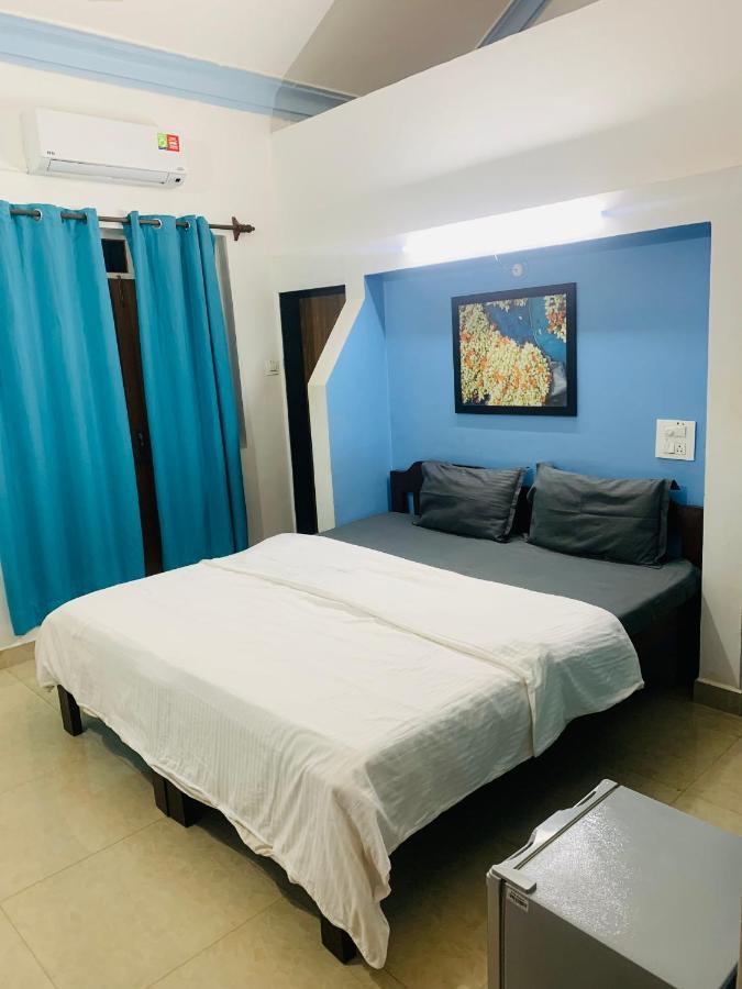 Amigo Inn Anjuna Bagian luar foto